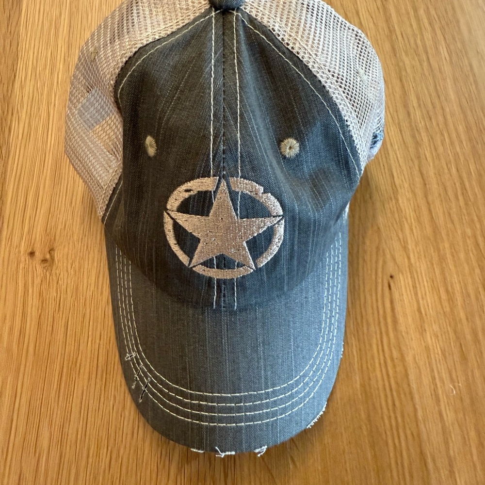 JEEP NWOT Star Embroidered Trucker baseball Hat